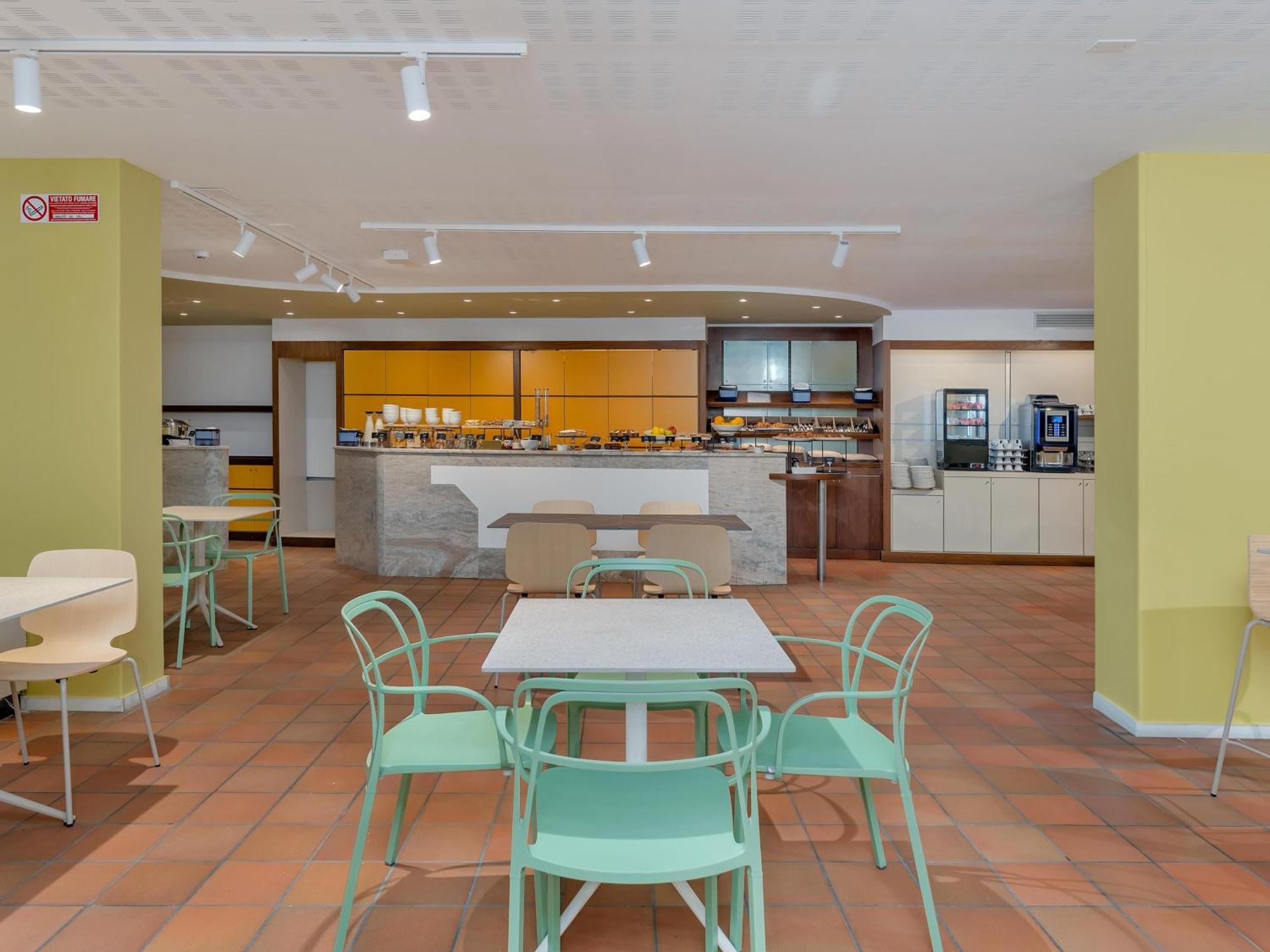 B&B Hotel Alba מראה חיצוני תמונה
